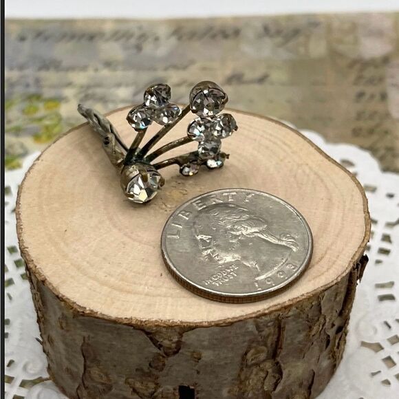 Vintage Clear Rhinestone Clip-on Earrings - Picture 10 of 10